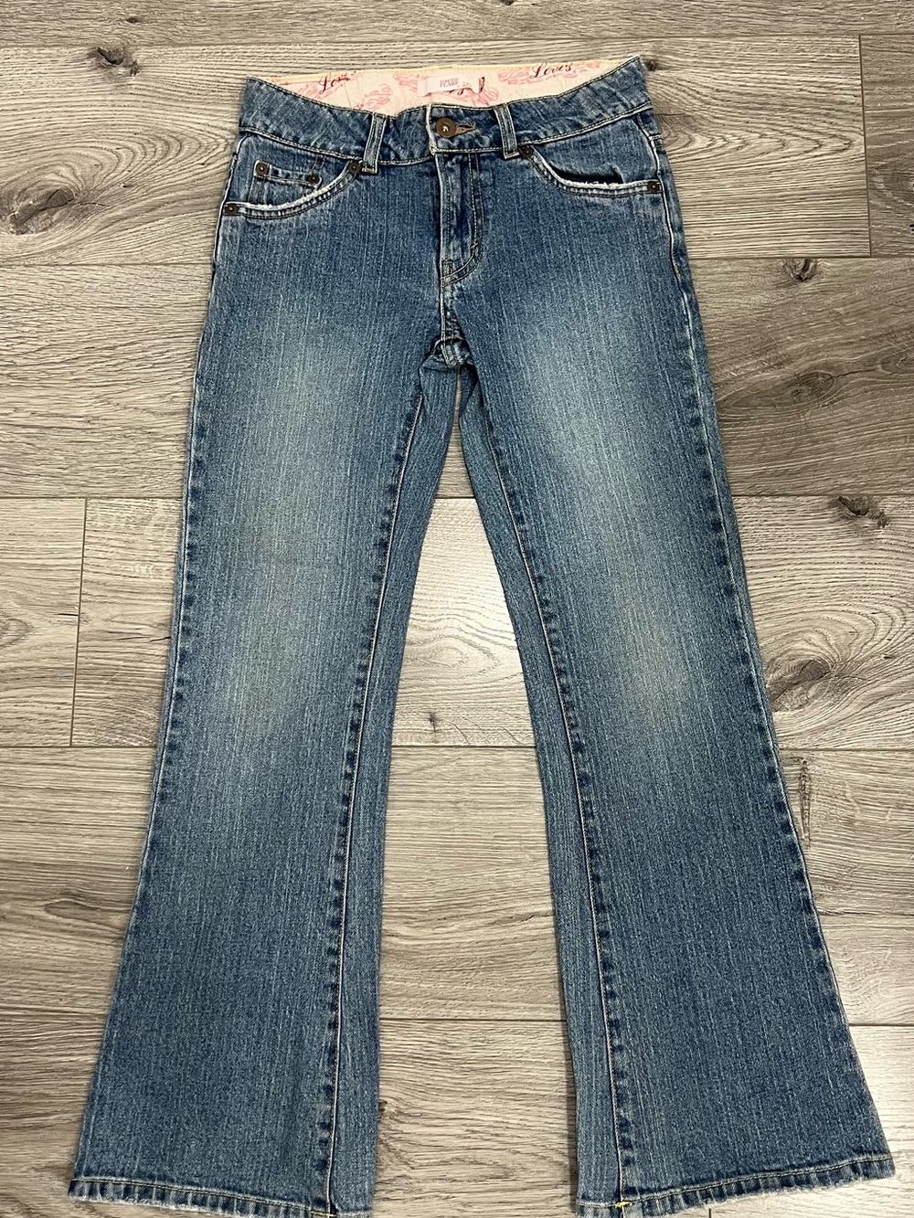 *RARE* Authentic 2000s Girls/Teens Levi’s Low Rise Flare Jeans